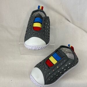 Fires~Unisex Water Shoes ~ Gray Toddler Sz 5 Quick Dry, Breathable, Lightweight
